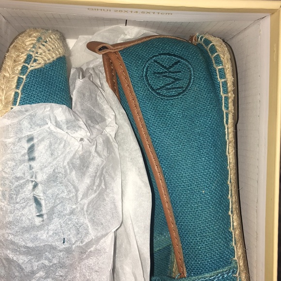 Michael Kors slip on - Picture 4 of 4